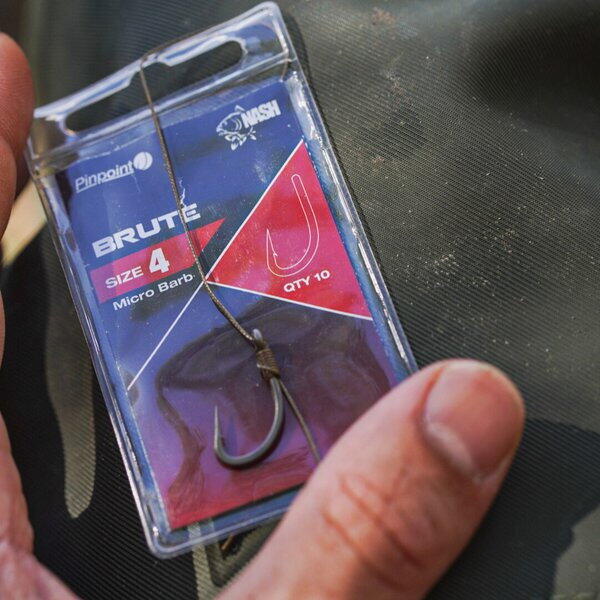NASH TACKLE CARLIG PINPOINT BRUTE MICRO BARBED 10BUC/PL NR.4