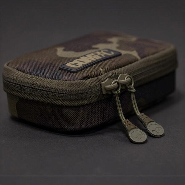KORDA BORSETA COMPAC 70 TACKLE POUCH DARK KAMO